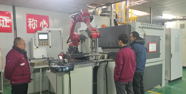 开州喷砂机在模具清理中的专业应用